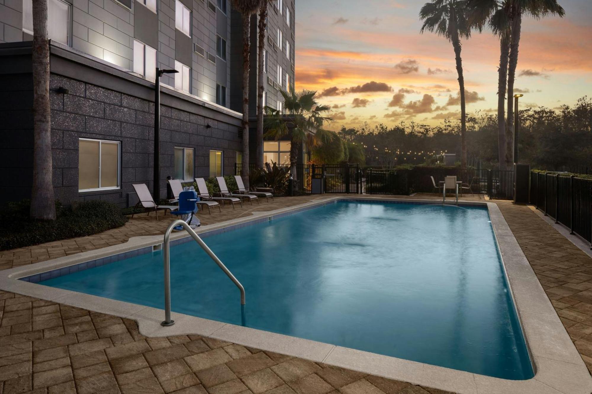 Courtyard By Marriott Orlando South/Grande Lakes Area Williamsburg Екстер'єр фото